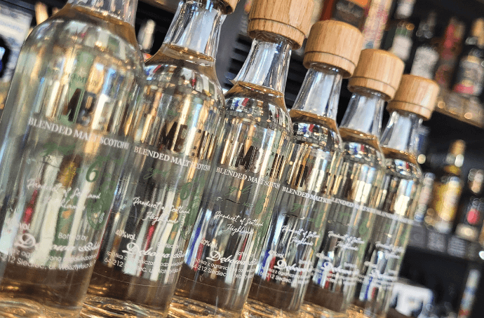 DĘBOWA POLSKA WHISKY TIMBERMAN 0,05L (MINI) POLSKA WHISKY W PODRÓŻNYM WYDANIU ZBLIŻENIE